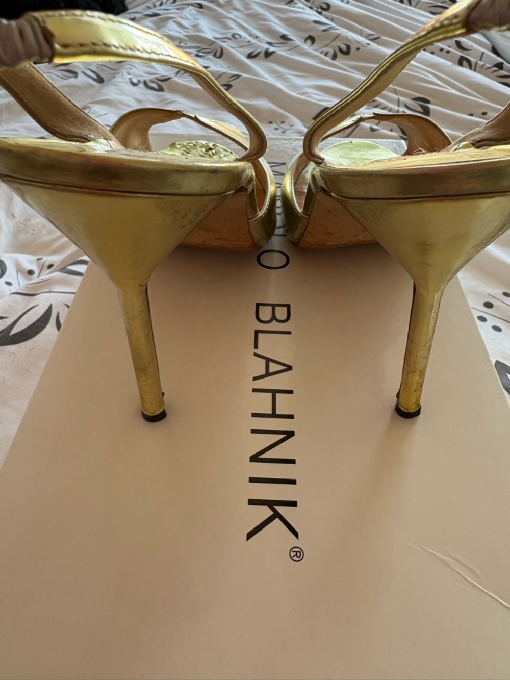 Manolo Blahnik Shiny Metallic Gold Slingback Peep-Toe Heels - Picture 3 of 9